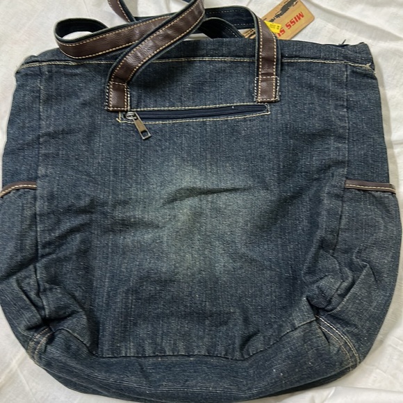 College bag cum shoulder bag - Picture 6 of 6